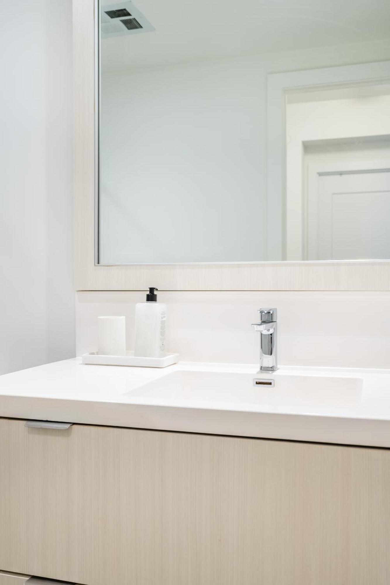 Spacious Corner Apartment Downtown Toronto Luaran gambar
