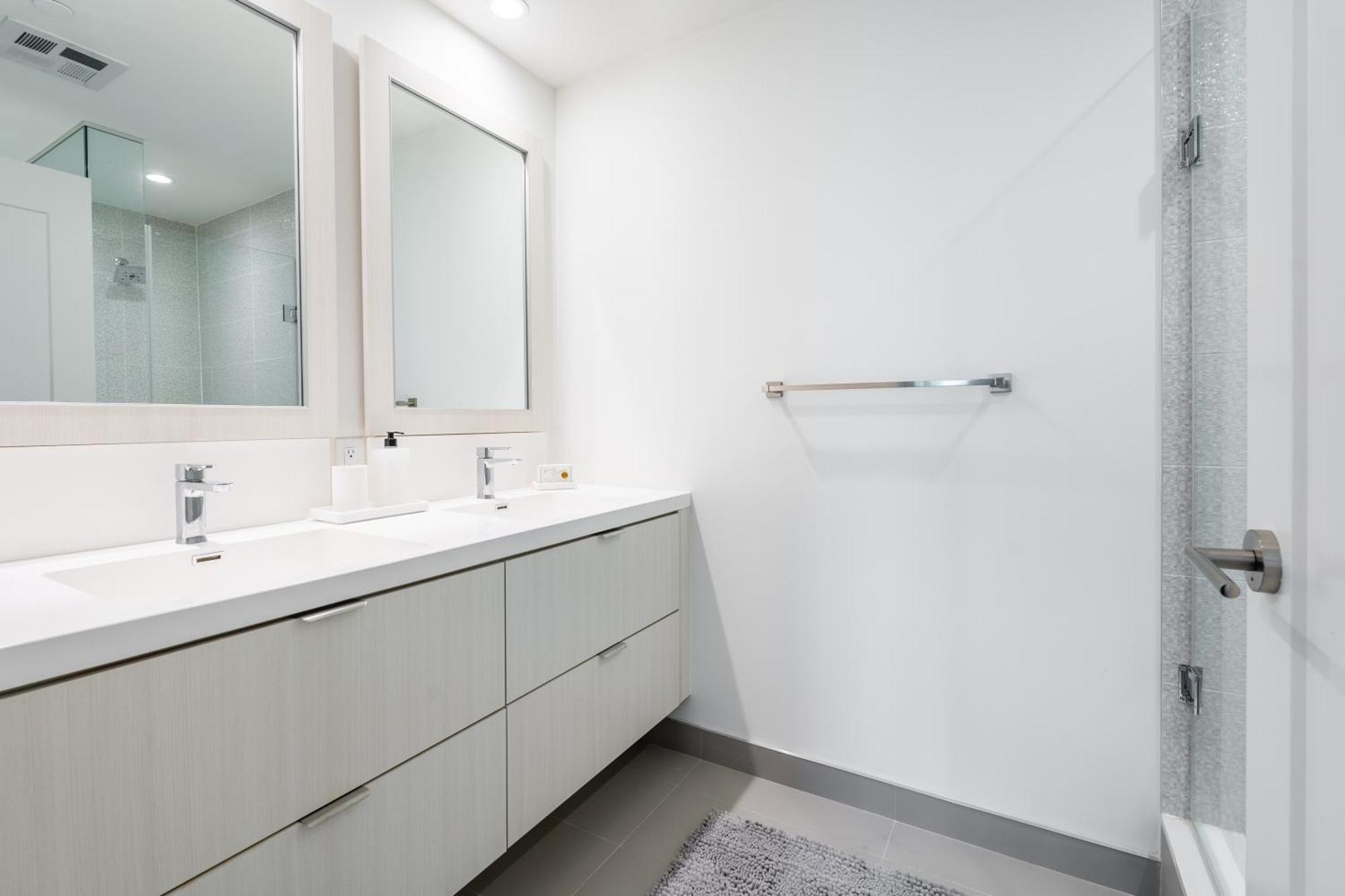 Spacious Corner Apartment Downtown Toronto Luaran gambar