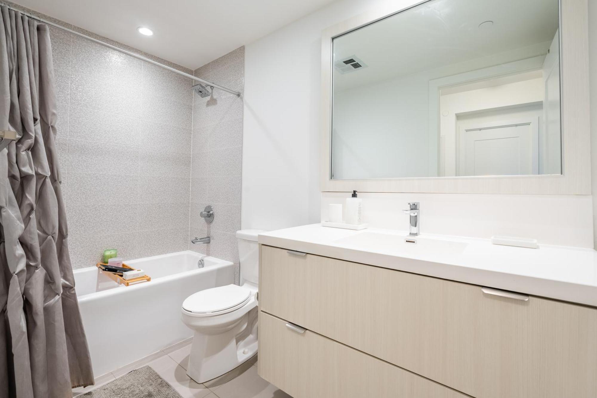 Spacious Corner Apartment Downtown Toronto Luaran gambar