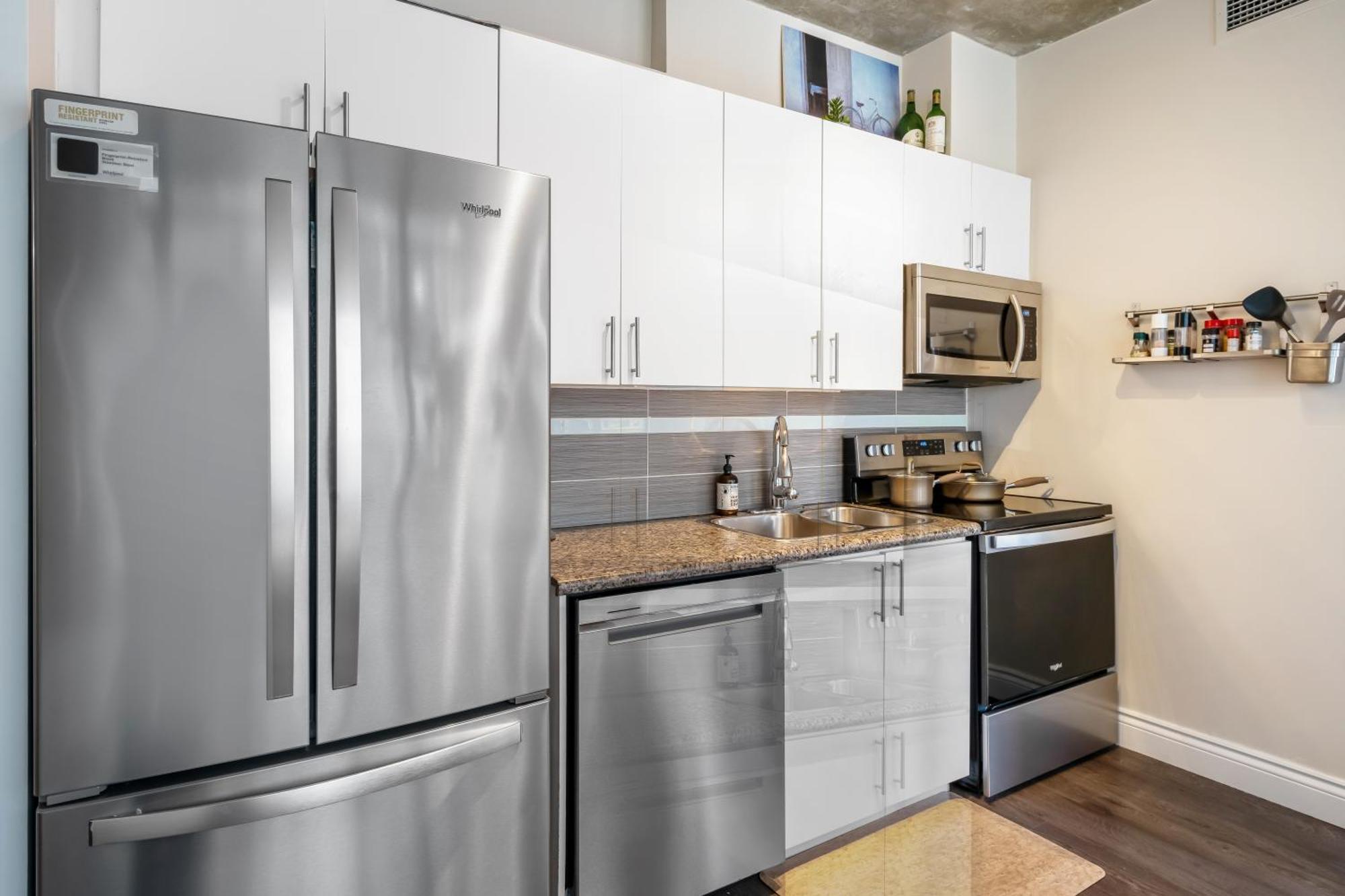 Spacious Corner Apartment Downtown Toronto Luaran gambar